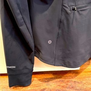Lululemon Mist Over Windbreaker, size 10